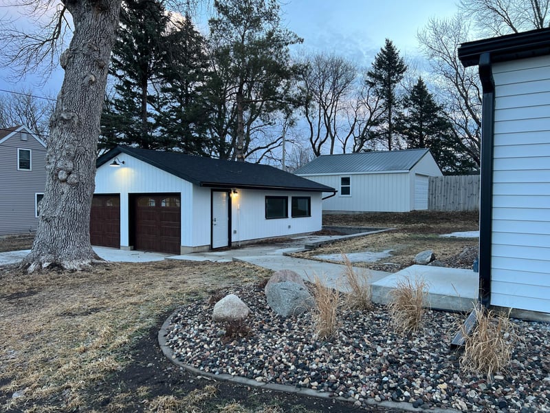 104 6th Ave E, Ellendale, MN 56026