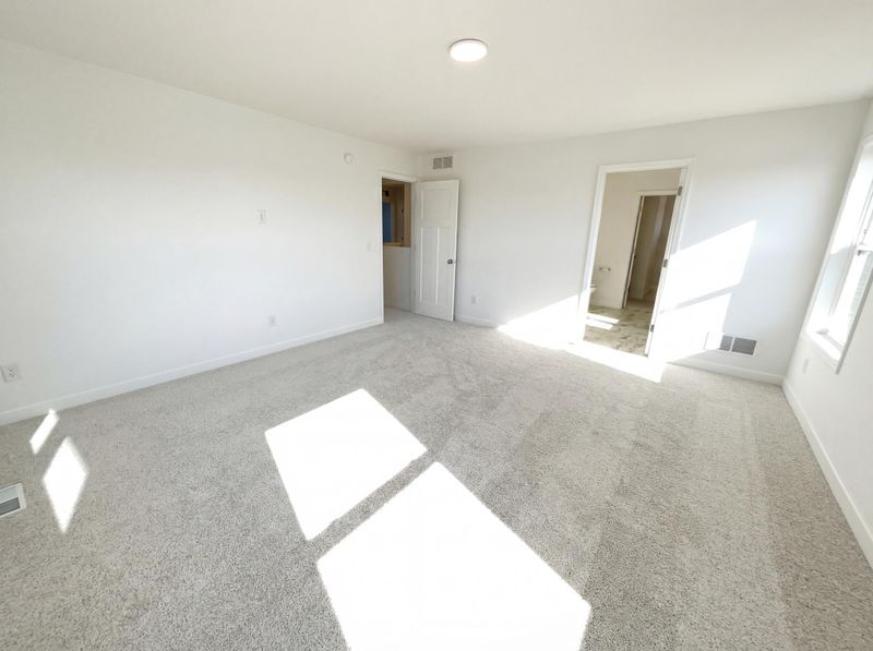2471 Tyrone Dr S, Shakopee, MN 55379