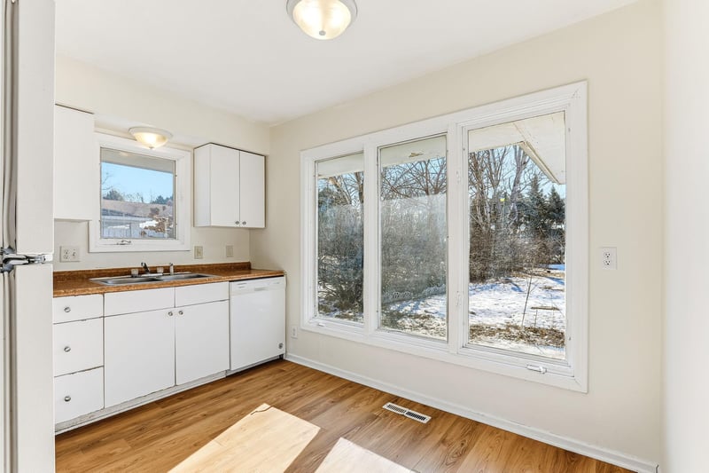 1375 Skywood Ln NE, Fridley, MN 55421