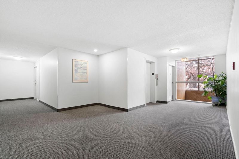 3431 Kent St #801, Shoreview, MN 55126