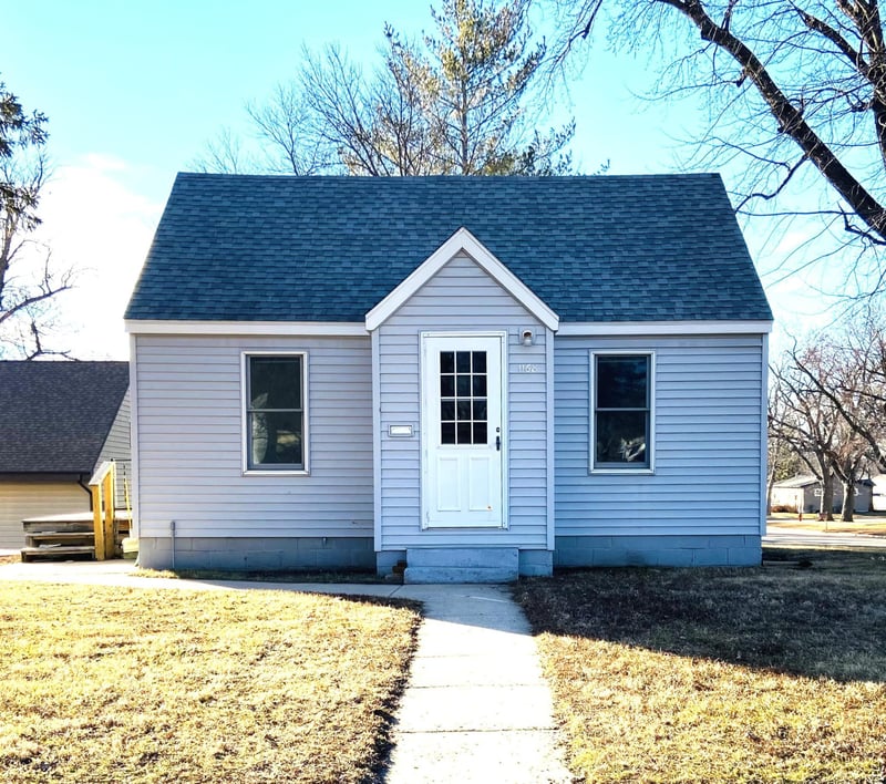 1168 Prospect Ave, Windom, MN 56101