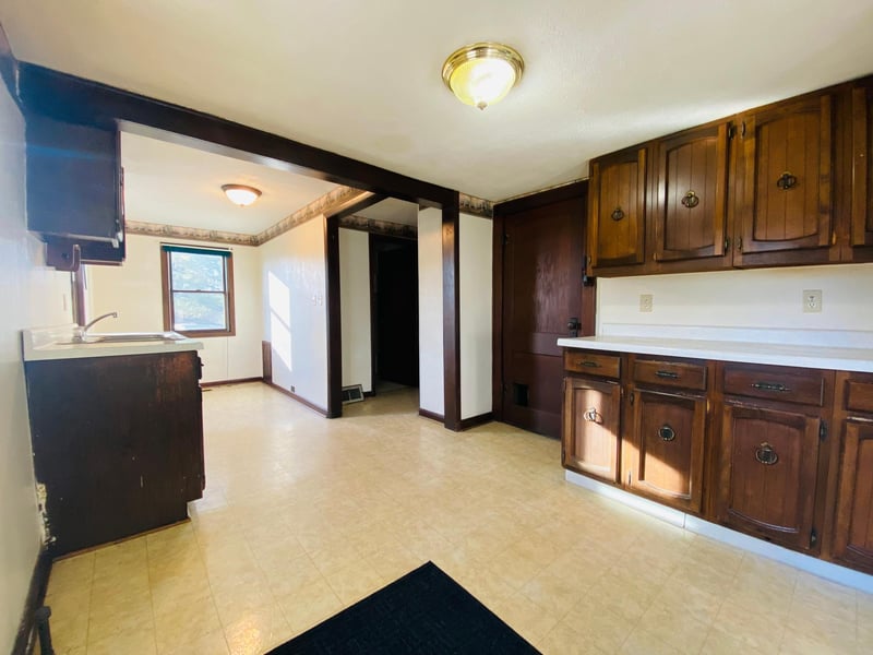 1168 Prospect Ave, Windom, MN 56101