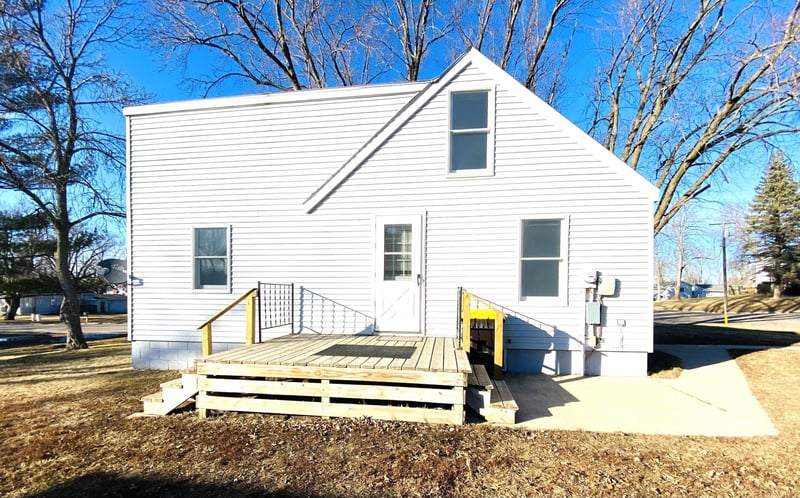 1168 Prospect Ave, Windom, MN 56101