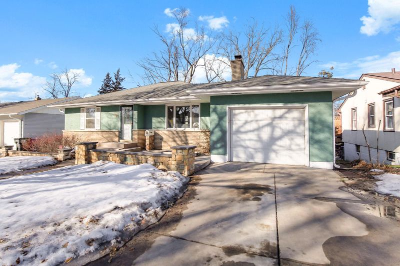 795 Hyacinth Ave E, Saint Paul, MN 55106