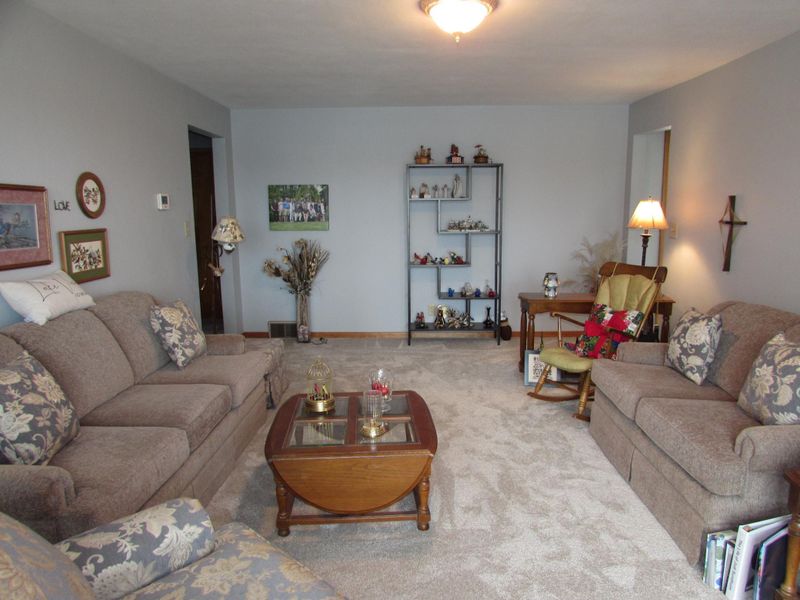 403 W Amber Lake Dr, Fairmont, MN 56031