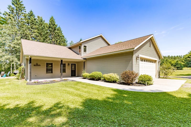 1187 W Lawrence Rd, Cloquet, MN 55720