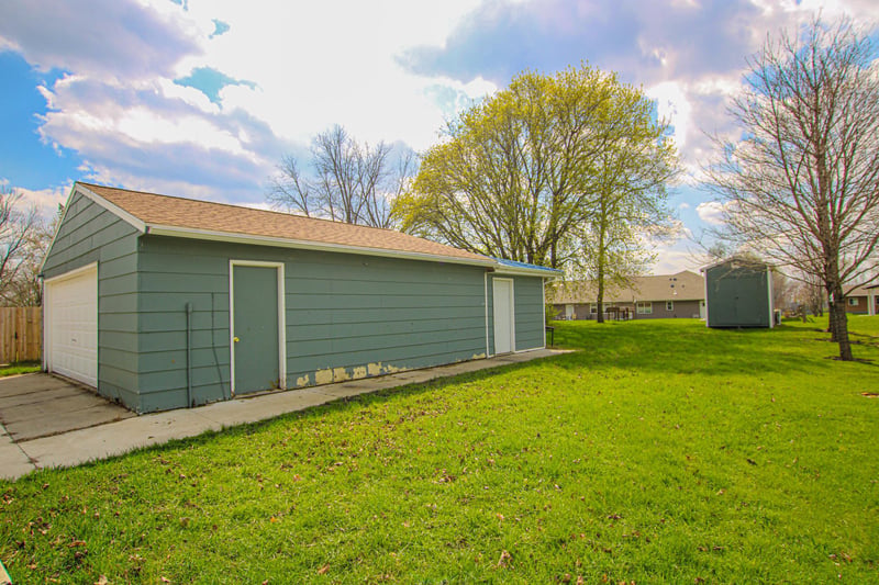 425 Aurora Ave, Lowry, MN 56349