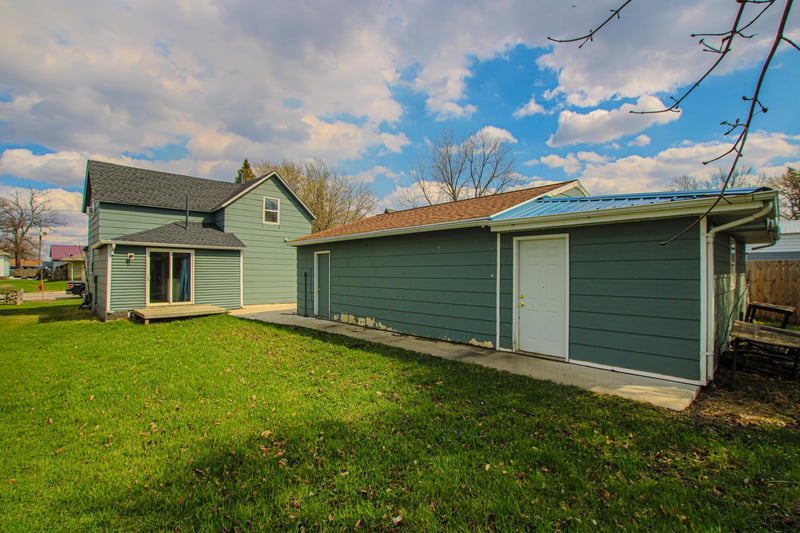 425 Aurora Ave, Lowry, MN 56349