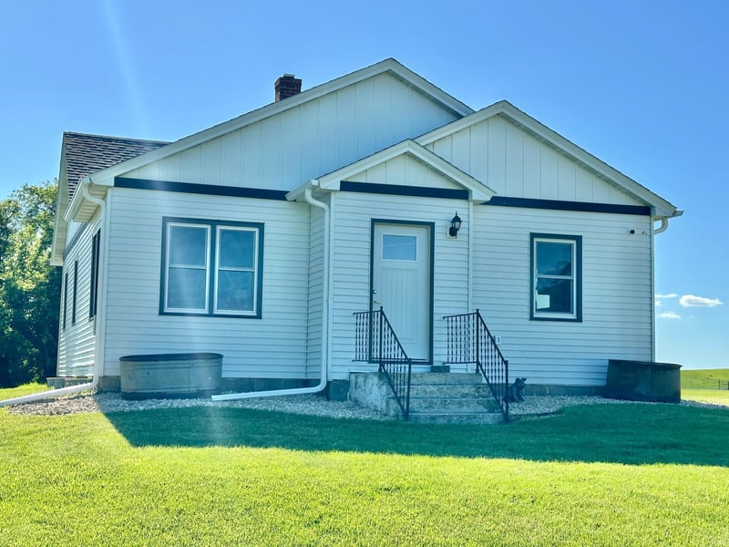 1555 Us Highway 75, Lake Benton, MN 56149
