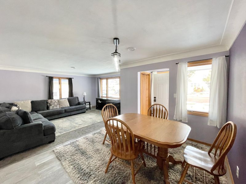 208 E 5th St, Redwood Falls, MN 56283