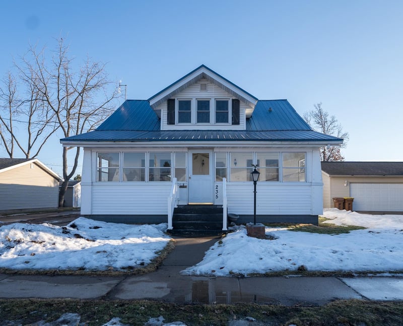 235 W Vine St, Mondovi, WI 54755