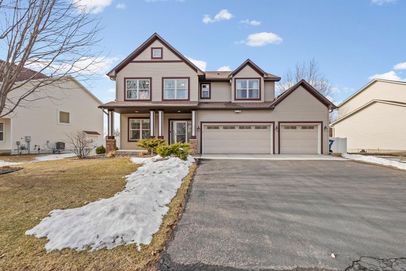 1820 Foothill Trl, Shakopee, MN 55379