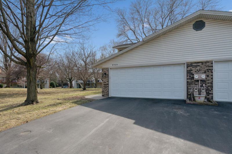 8525 W 97th Street Cir, Bloomington, MN 55438