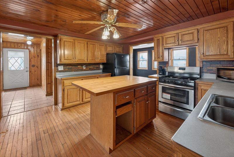 11216 St Croix Trl, North Branch, MN 55056
