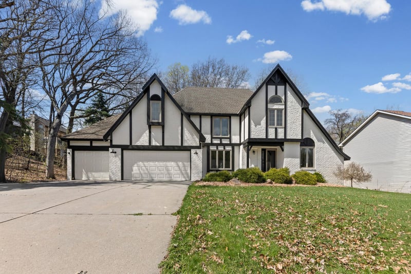 515 Marnie St S, Maplewood, MN 55119