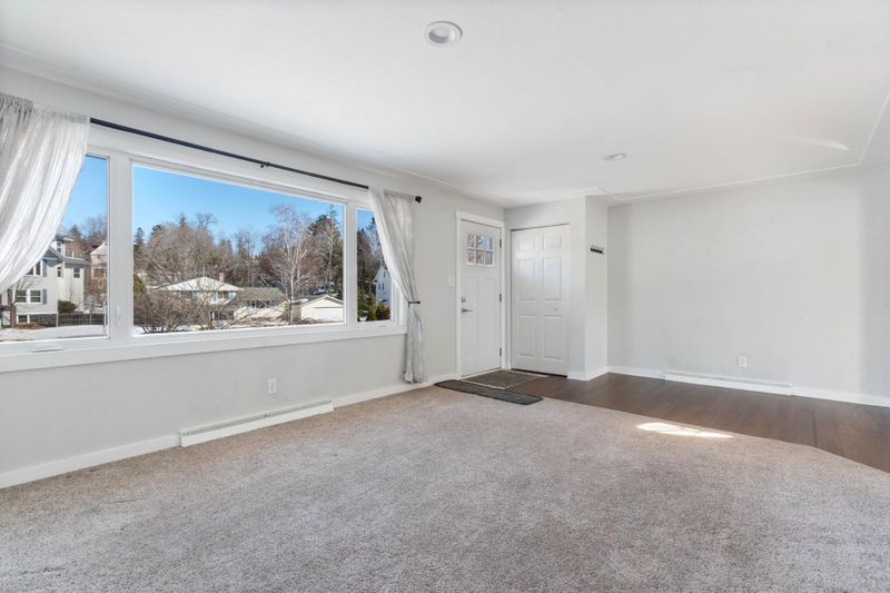 2233 Woodland Ave, Duluth, MN 55803