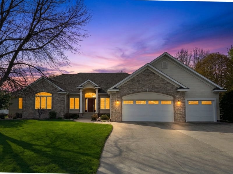 1109 27th St SW, Austin, MN 55912