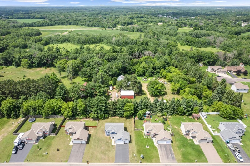 25400 12th St W, Zimmerman, MN 55398