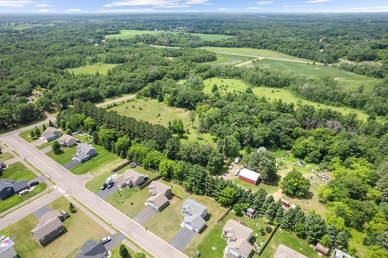 25400 12th St W, Zimmerman, MN 55398