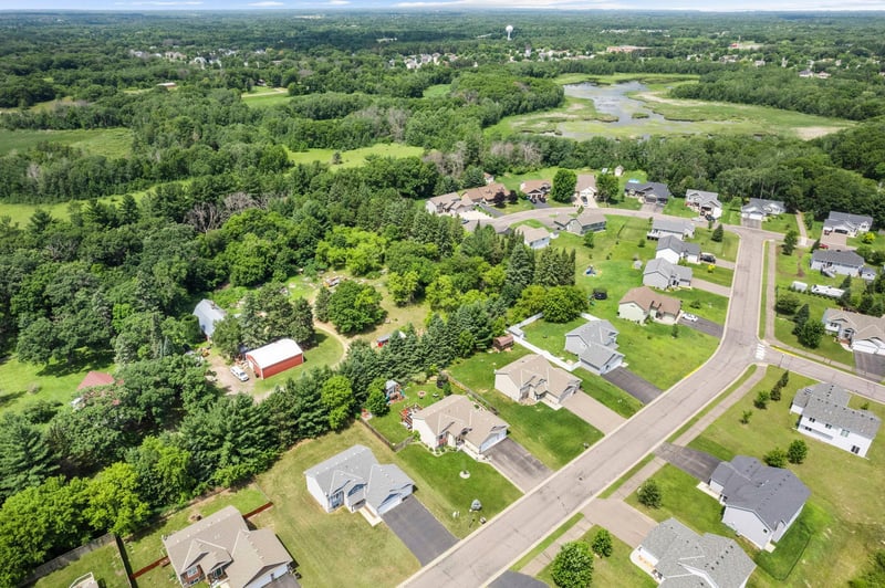 25400 12th St W, Zimmerman, MN 55398