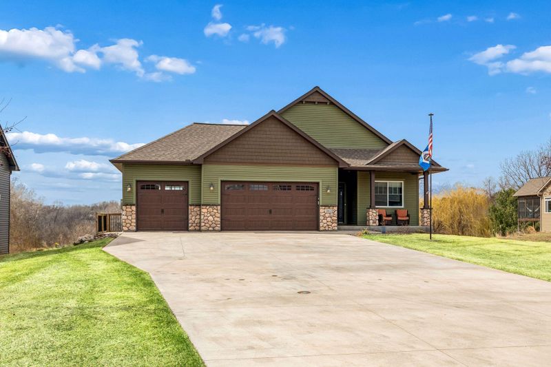 26612 Frontier Ave, Wyoming, MN 55092