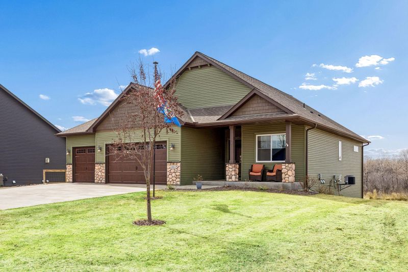 26612 Frontier Ave, Wyoming, MN 55092