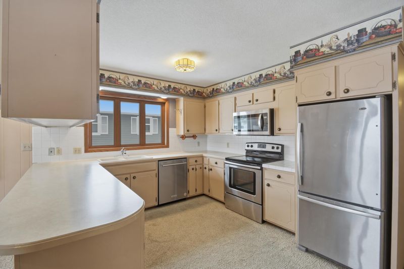 1220 Kast Ave, Owatonna, MN 55060