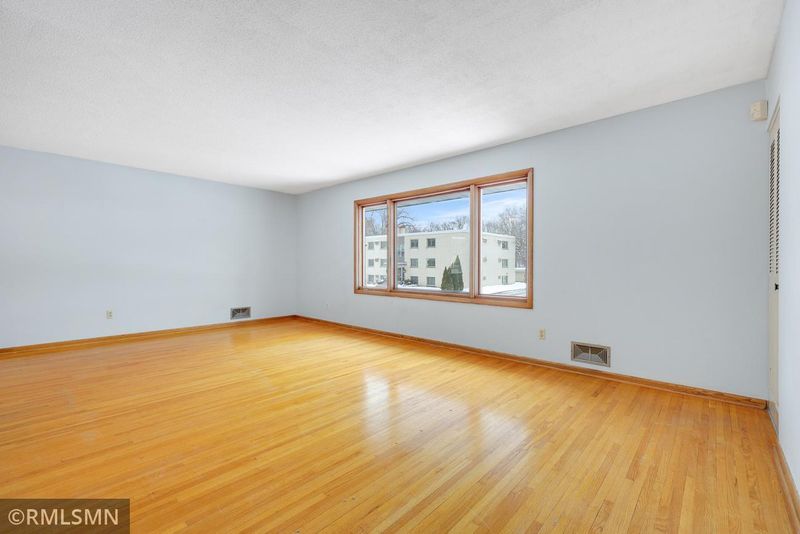 1508 Mcafee St, Saint Paul, MN 55106