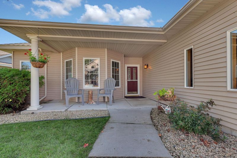 131 Goldfinch Ln, Clearwater, MN 55320