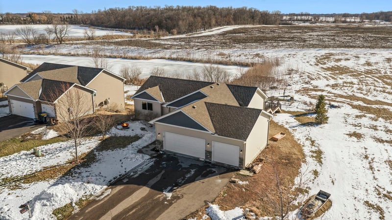 845 Lakewood Trl, Young America, MN 55397