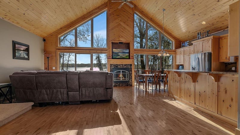 25399 Daventry Rd, Paynesville, MN 56362