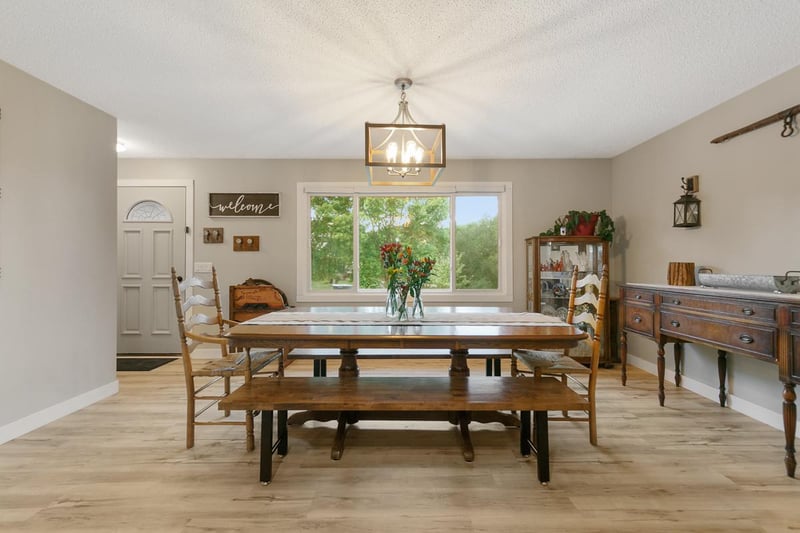 48135 Red Iron Rd, Kasota, MN 56050