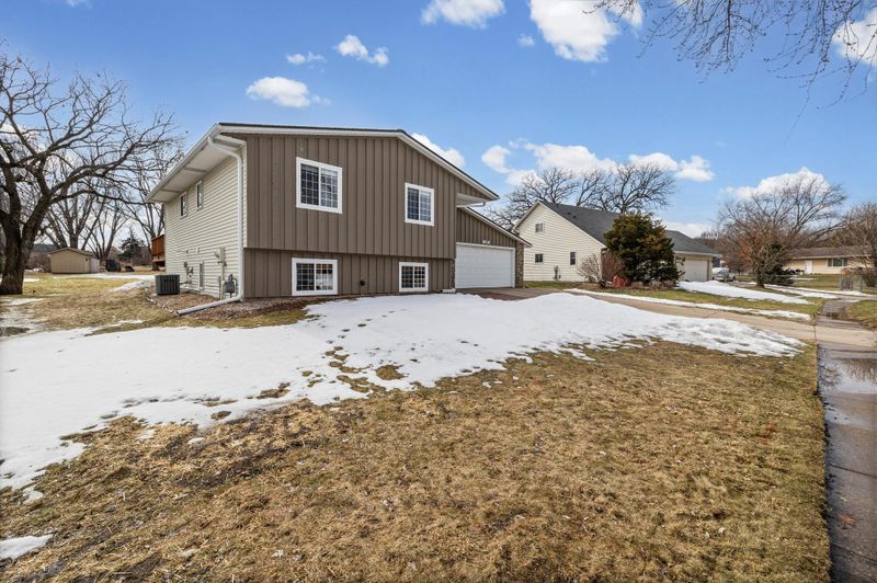 6170 134th St W, Apple Valley, MN 55124