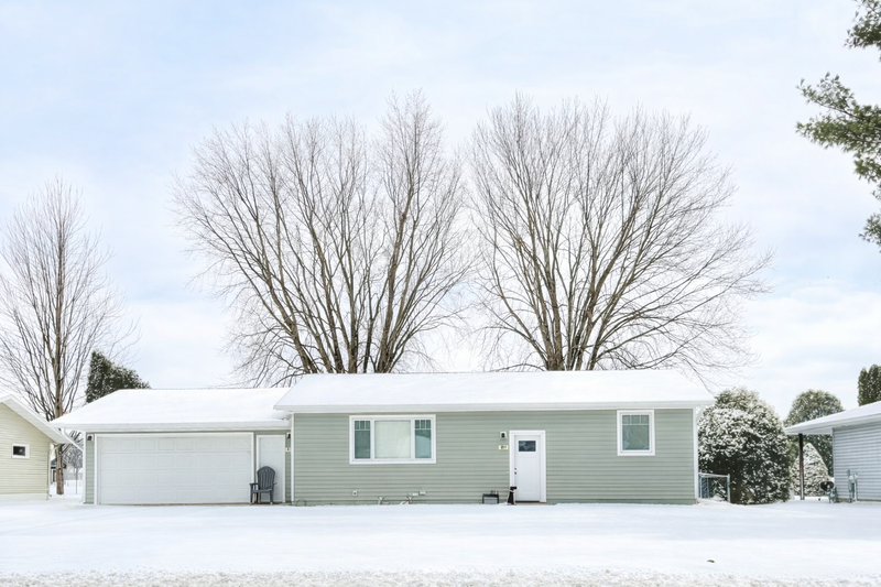 811 12th St E, Wabasha, MN 55981