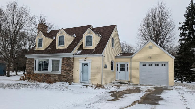 617 12th Ave, Clarkfield, MN 56223