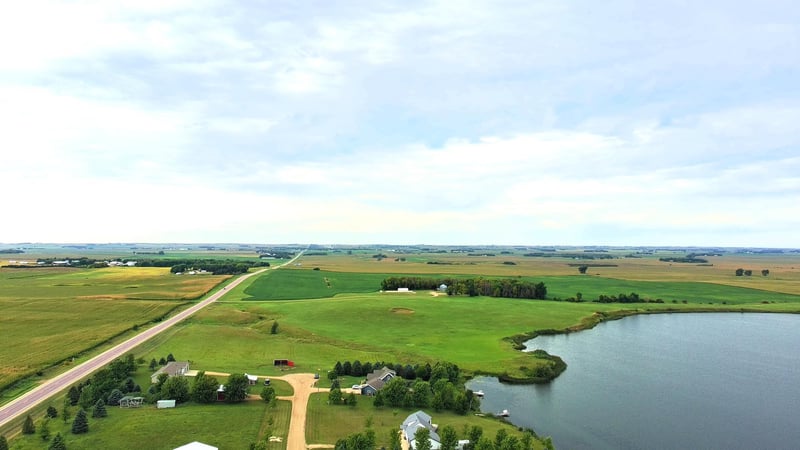 2 Summit Ln, Lake Wilson, MN 56151