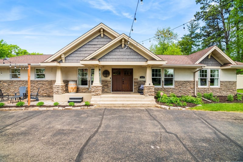 6420 Bluff Dr, Bloomington, MN 55438