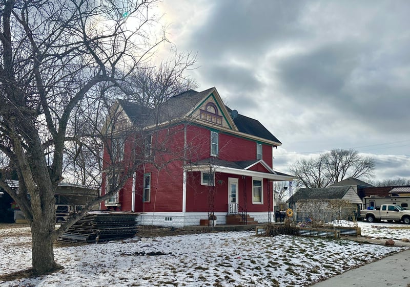 39 Cedar St, Easton, MN 56025