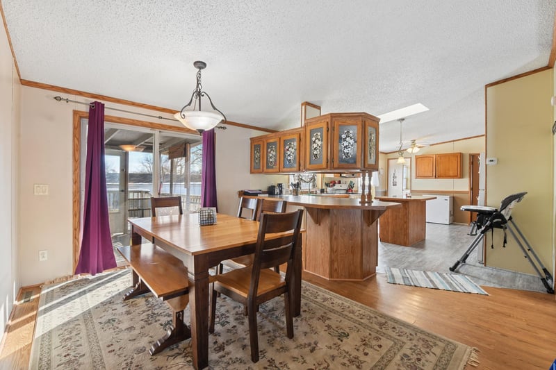 14 Rita Ln, Chaska, MN 55318
