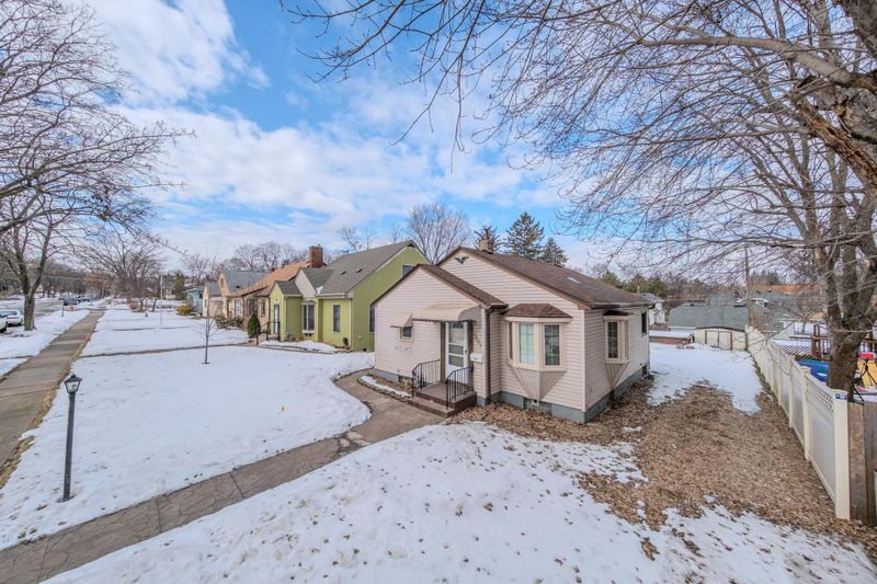 1223 Mclean Ave, Saint Paul, MN 55106