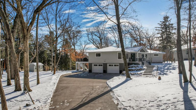 8475 Hidden Bay Trl N, Lake Elmo, MN 55042