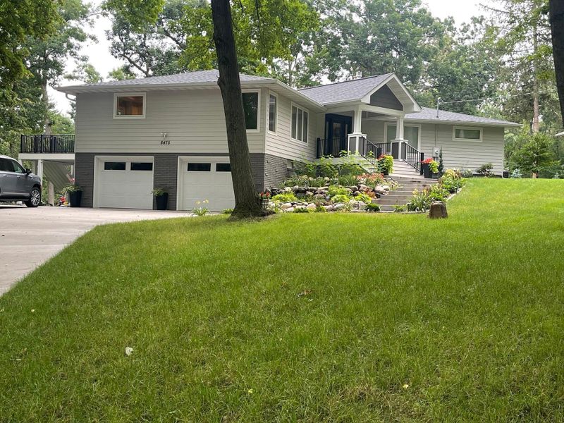 8475 Hidden Bay Trl N, Lake Elmo, MN 55042