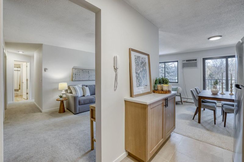 7601 W 101st St #216, Bloomington, MN 55438