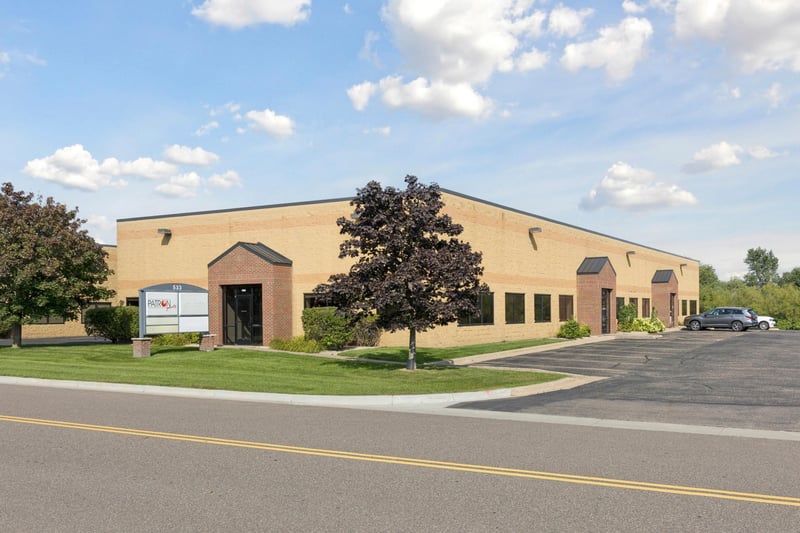 533 Hayward Ave N, Oakdale, MN 55128
