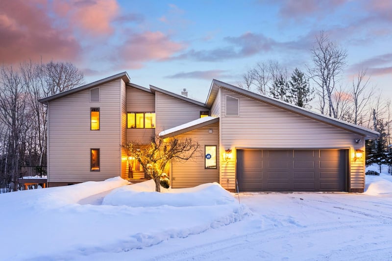 1722 North Rd, Duluth, MN 55811