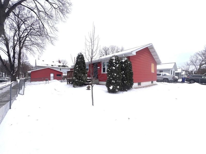 578 Elfelt St, Saint Paul, MN 55103