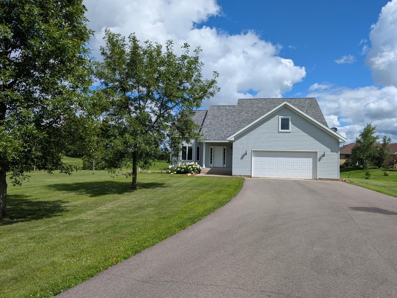 505 Walnut Ave, Holdingford, MN 56340