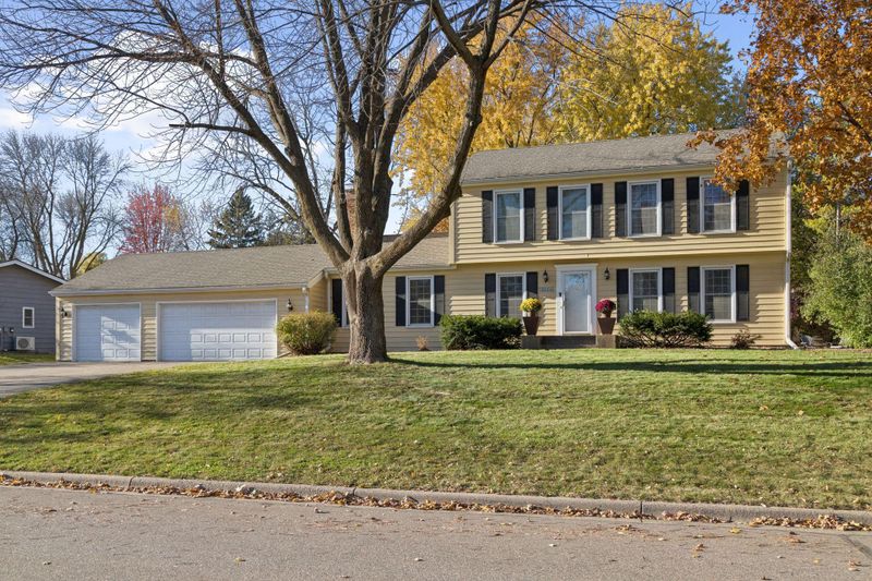 14116 Frontier Ln, Burnsville, MN 55337