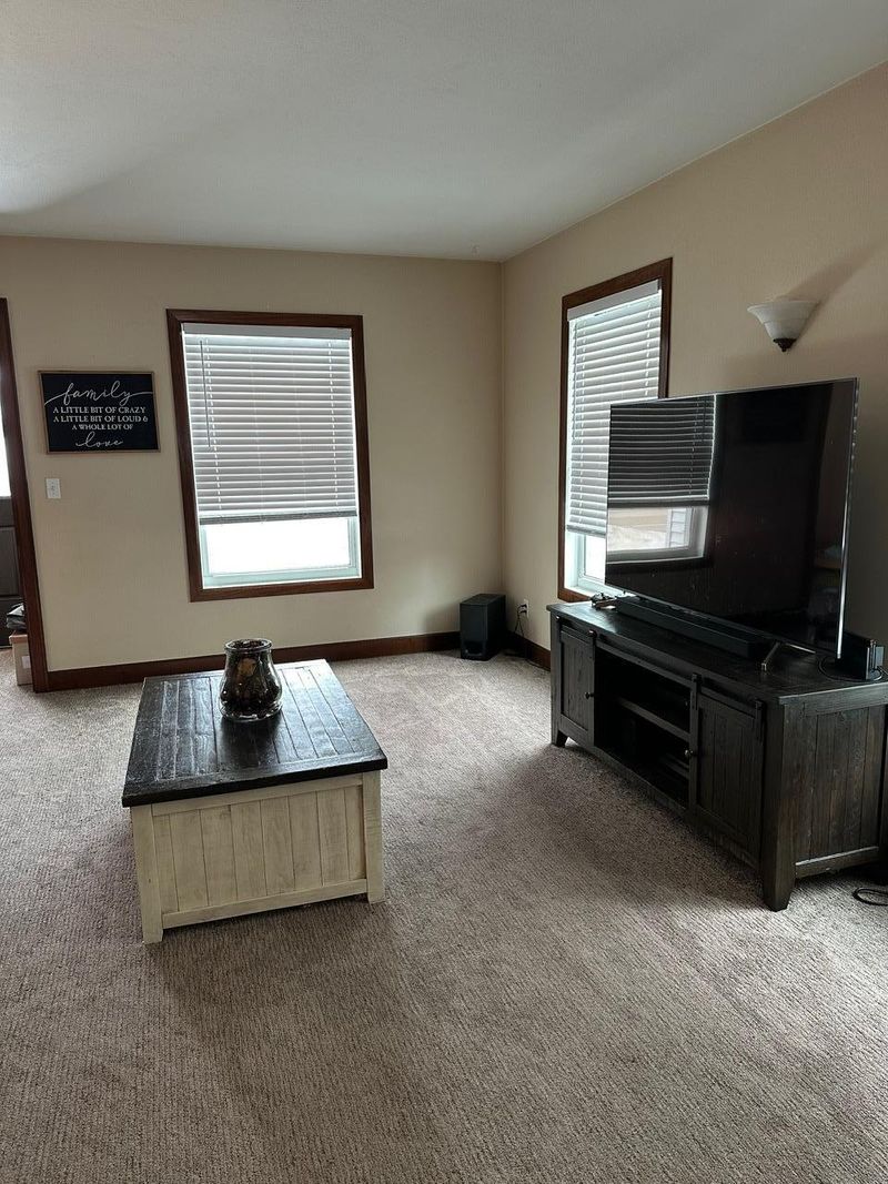 911 Main Ave N, Thief River Falls, MN 56701