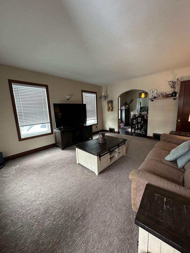 911 Main Ave N, Thief River Falls, MN 56701